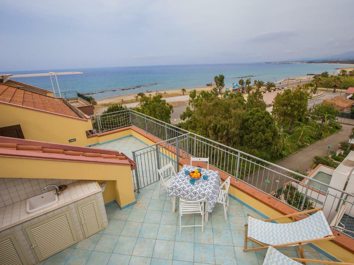 Golfo Di Tindari Apartments فالكوني المظهر الخارجي الصورة