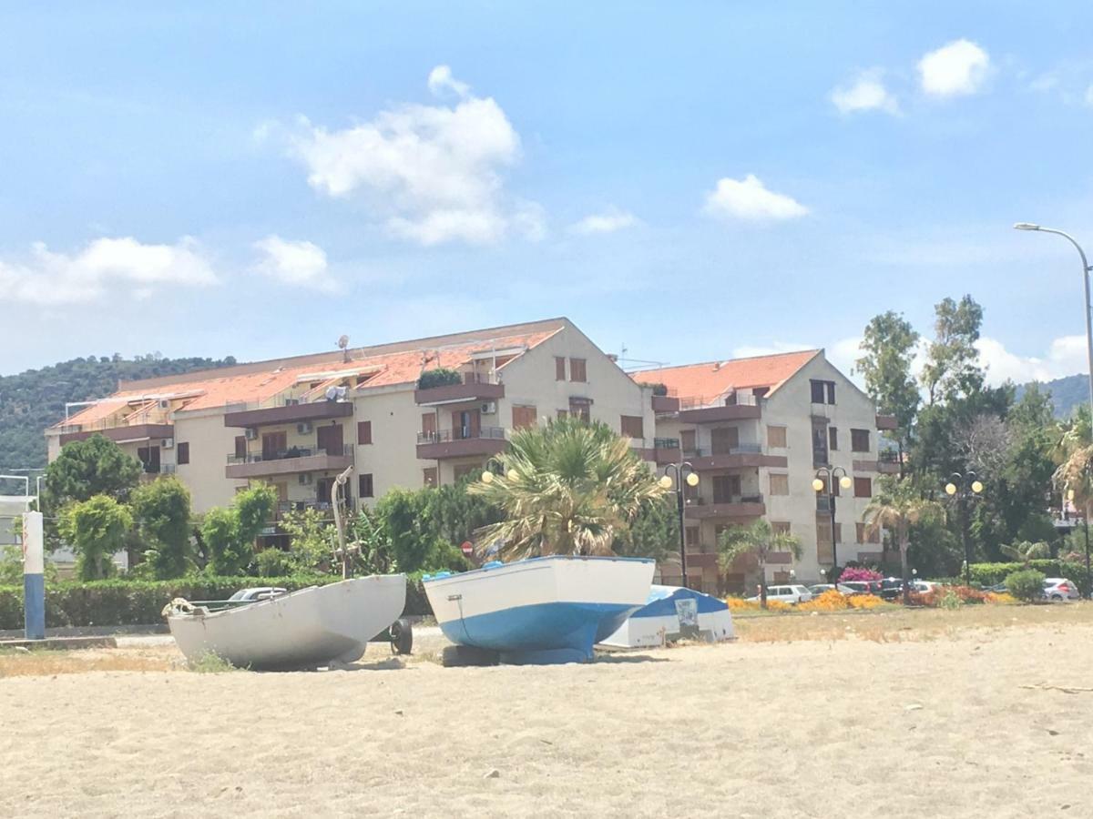 Golfo Di Tindari Apartments فالكوني المظهر الخارجي الصورة