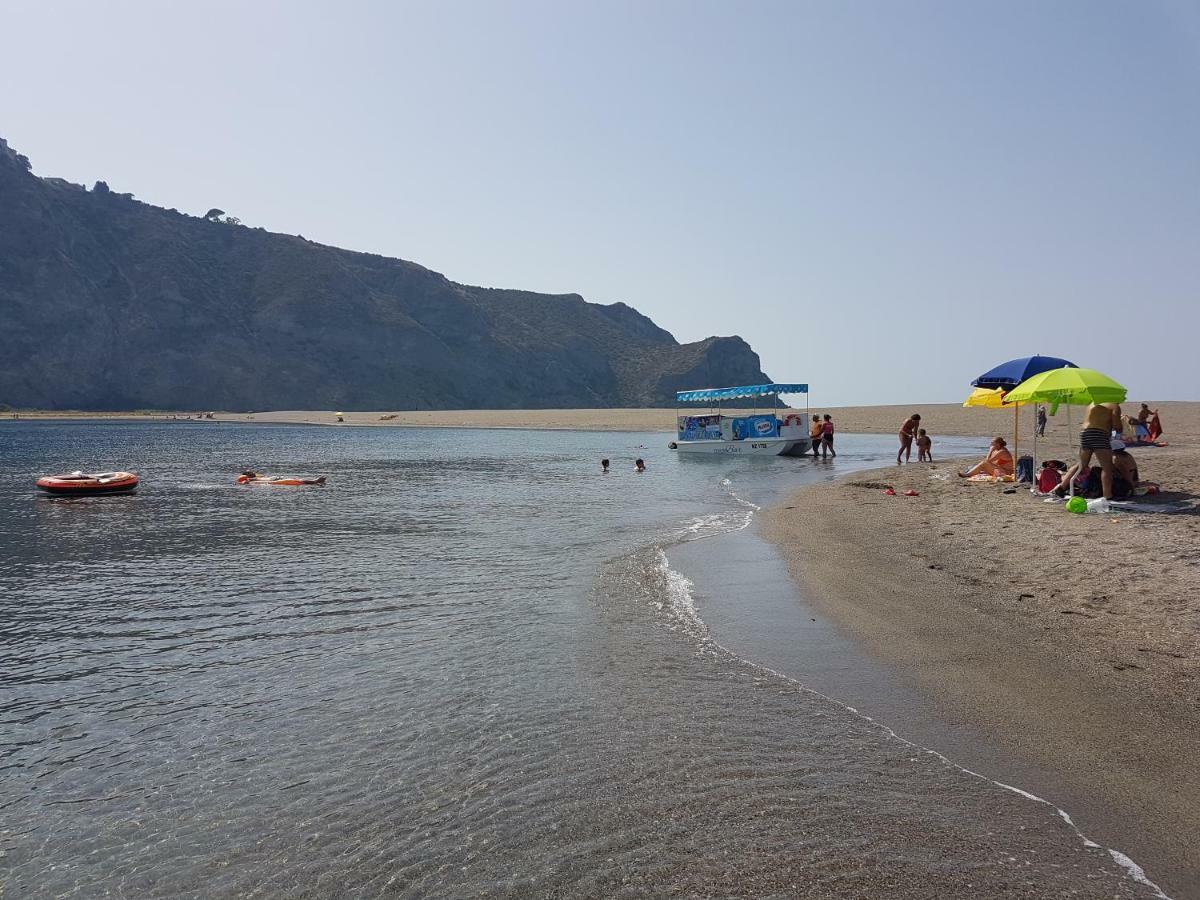 Golfo Di Tindari Apartments فالكوني المظهر الخارجي الصورة